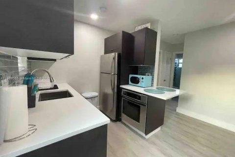 Снять в аренду виллу или дом в Холливуд, Флорида 1 спальня, 83.61м2, № 1965001 - фото 9