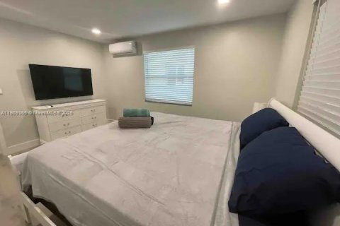 Снять в аренду виллу или дом в Холливуд, Флорида 1 спальня, 83.61м2, № 1965001 - фото 5