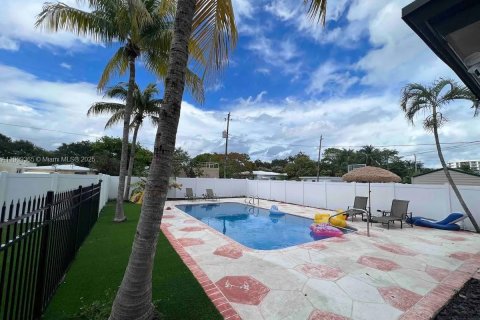 Снять в аренду виллу или дом в Холливуд, Флорида 1 спальня, 83.61м2, № 1965001 - фото 12