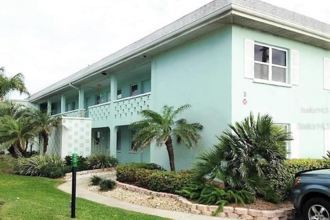 Condo in Bradenton Beach, Florida, 1 bedroom  № 1570542 - photo 1