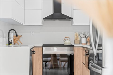 Casa en alquiler en Hollywood, Florida, 4 dormitorios, 152.36 m2 № 2013573 - foto 14