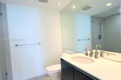 Condo in Miami, Florida, 2 bedrooms  № 2032673 - photo 14