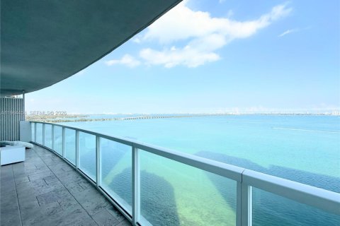 Condo in Miami, Florida, 2 bedrooms  № 2032673