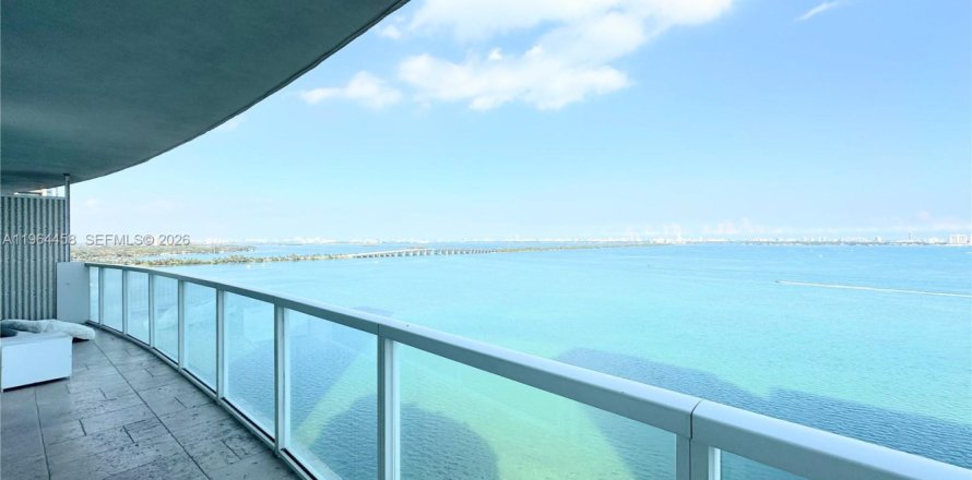 Condo in Miami, Florida, 2 bedrooms  № 2032673