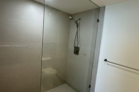 Condo in Miami, Florida, 2 bedrooms  № 2032673 - photo 8