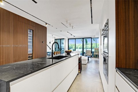 Кондоминиум с 4 спальнями в Санни-Айлс-Бич, Флорида № 1990261