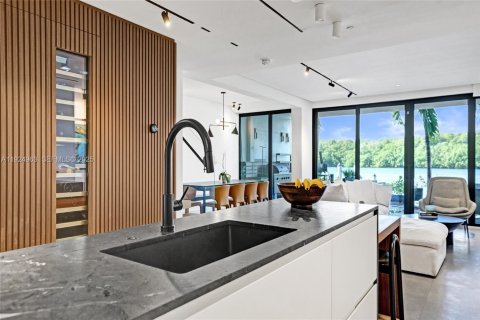 Купить кондоминиум в Санни-Айлс-Бич, Флорида 4 спальни, № 1990261 - фото 2