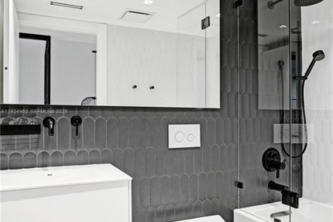 Купить кондоминиум в Санни-Айлс-Бич, Флорида 4 спальни, № 1990261 - фото 27