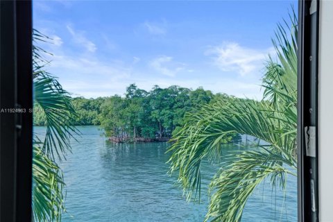 Купить кондоминиум в Санни-Айлс-Бич, Флорида 4 спальни, № 1990261 - фото 23