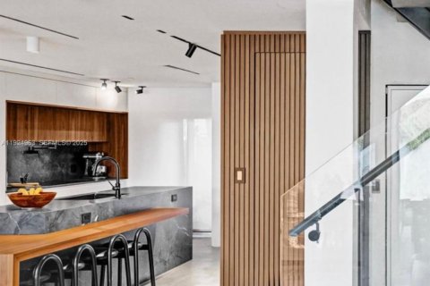 Купить кондоминиум в Санни-Айлс-Бич, Флорида 4 спальни, № 1990261 - фото 10