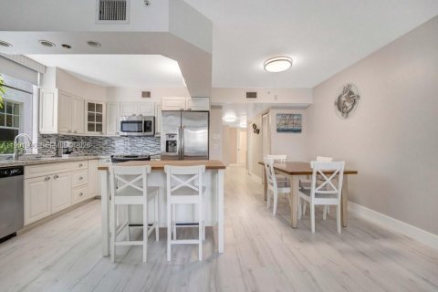 Condominio en alquiler en Miami Beach, Florida, 2 dormitorios, 96.43 m2 № 2056637 - foto 4