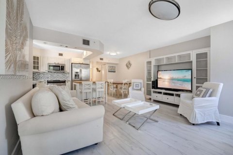 Condominio en alquiler en Miami Beach, Florida, 2 dormitorios, 96.43 m2 № 2056637 - foto 2