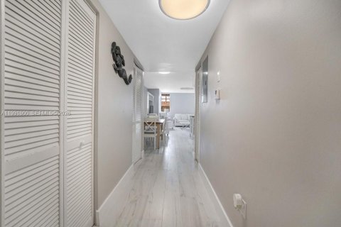 Condominio en alquiler en Miami Beach, Florida, 2 dormitorios, 96.43 m2 № 2056637 - foto 10