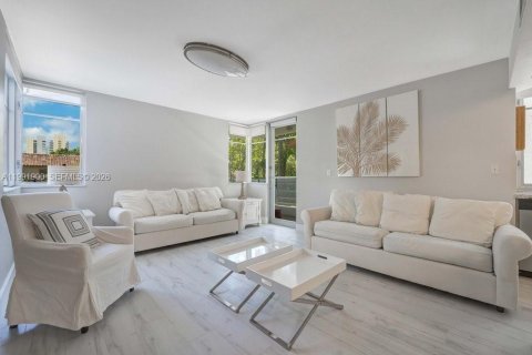 Condominio en alquiler en Miami Beach, Florida, 2 dormitorios, 96.43 m2 № 2056637 - foto 3