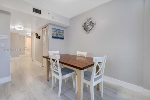 Condominio en alquiler en Miami Beach, Florida, 2 dormitorios, 96.43 m2 № 2056637 - foto 5