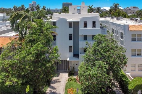 Condominio en Miami Beach, Florida, 2 dormitorios  № 2056637