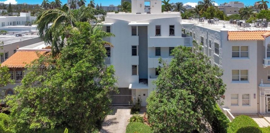 Condominio en Miami Beach, Florida, 2 dormitorios  № 2056637