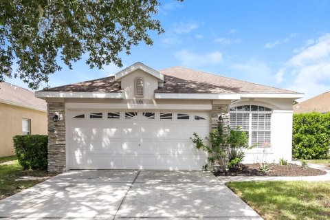 House in New Port Richey, Florida 3 bedrooms, 168.99 sq.m. № 2370784