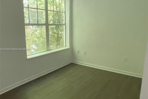Condo in Miami Beach, Florida  № 1800907 - photo 3