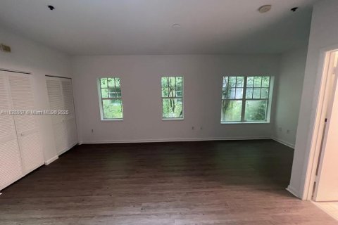 Condo in Miami Beach, Florida  № 1800907 - photo 8