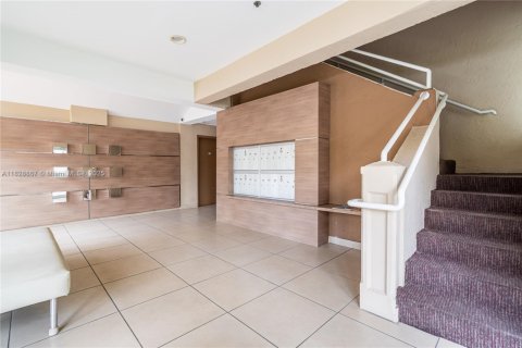 Condo in Miami Beach, Florida  № 1800907 - photo 11