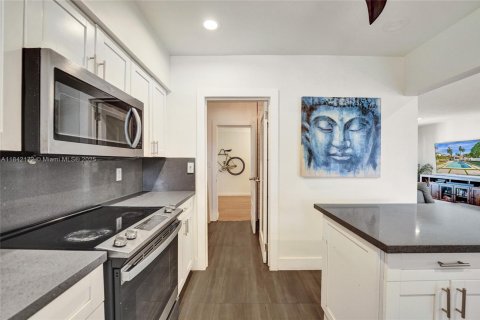 Casa en venta en Hollywood, Florida, 2 dormitorios, 113.34 m2 № 1834509 - foto 15