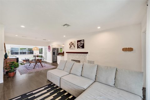Casa en venta en Hollywood, Florida, 2 dormitorios, 113.34 m2 № 1834509 - foto 9