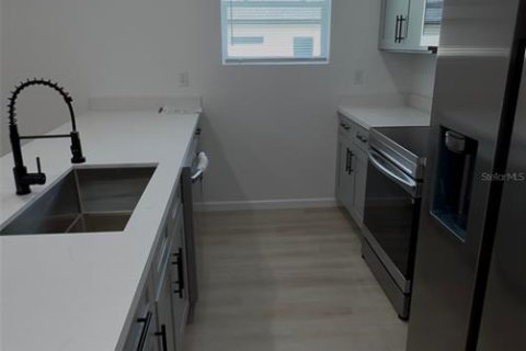 House in Ocala, Florida 3 bedrooms, 113.9 sq.m. № 2202555 - photo 4