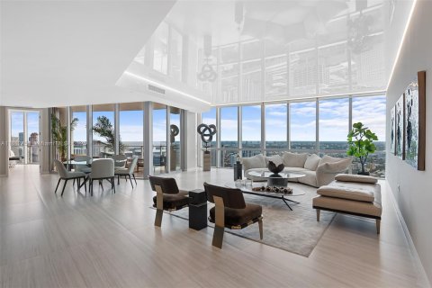 Condominio en venta en Miami, Florida, 4 dormitorios, 307.69 m2 № 1807686 - foto 2