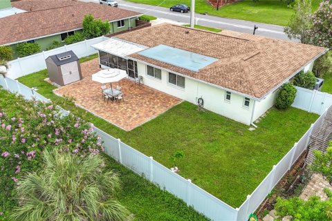 House in Sarasota, Florida 2 bedrooms, 138.05 sq.m. № 1824203 - photo 2