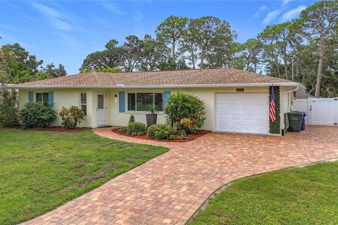 House in Sarasota, Florida 2 bedrooms, 138.05 sq.m. № 1824203 - photo 3