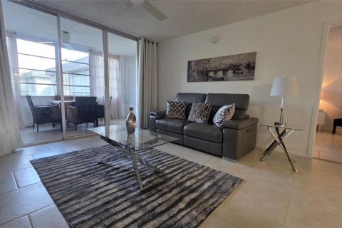 Copropriété à vendre à Lauderdale Lakes, Floride: 1 chambre, 65.5 m2 № 2265132 - photo 17