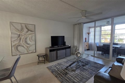 Copropriété à vendre à Lauderdale Lakes, Floride: 1 chambre, 65.5 m2 № 2265132 - photo 15
