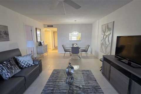 Copropriété à vendre à Lauderdale Lakes, Floride: 1 chambre, 65.5 m2 № 2265132 - photo 18