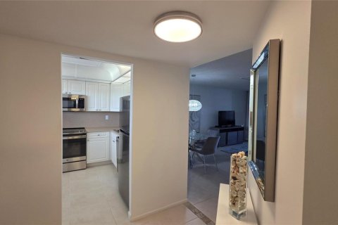 Copropriété à vendre à Lauderdale Lakes, Floride: 1 chambre, 65.5 m2 № 2265132 - photo 6