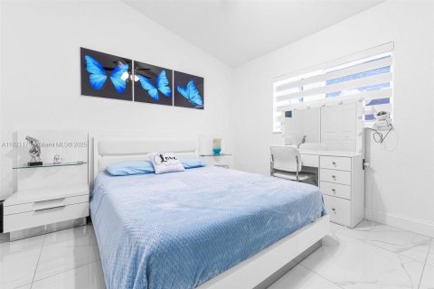 Casa en venta en Port Charlotte, Florida, 3 dormitorios, 201.23 m2 № 1982486 - foto 20