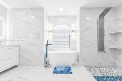 Casa en venta en Port Charlotte, Florida, 3 dormitorios, 201.23 m2 № 1982486 - foto 15