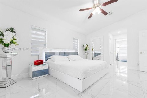 Casa en venta en Port Charlotte, Florida, 3 dormitorios, 201.23 m2 № 1982486 - foto 16