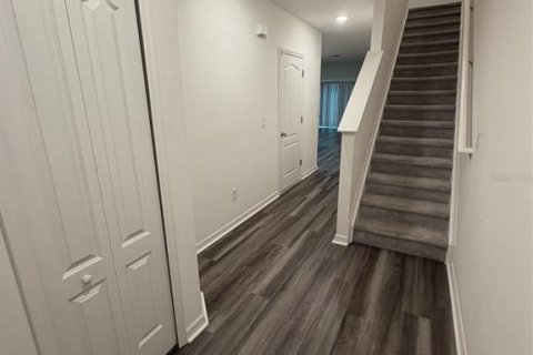 Touwnhouse à vendre à Tampa, Floride: 3 chambres, 151.9 m2 № 2234257 - photo 2