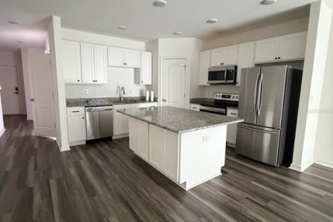 Touwnhouse à vendre à Tampa, Floride: 3 chambres, 151.9 m2 № 2234257 - photo 4