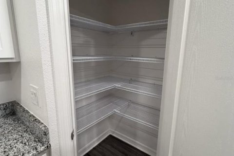 Touwnhouse à vendre à Tampa, Floride: 3 chambres, 151.9 m2 № 2234257 - photo 5