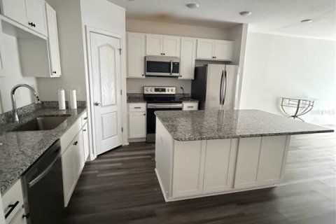Touwnhouse à vendre à Tampa, Floride: 3 chambres, 151.9 m2 № 2234257 - photo 3