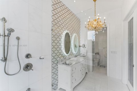 Villa ou maison à vendre à Miami, Floride: 5 chambres, 524.62 m2 № 2270088 - photo 29