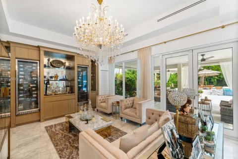 Villa ou maison à vendre à Miami, Floride: 5 chambres, 524.62 m2 № 2270088 - photo 17