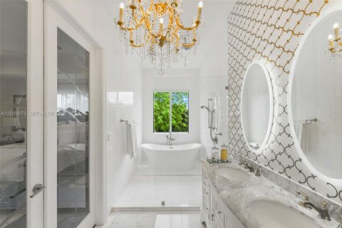 Villa ou maison à vendre à Miami, Floride: 5 chambres, 524.62 m2 № 2270088 - photo 30