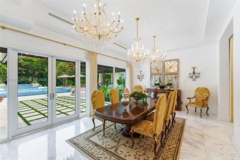 Villa ou maison à vendre à Miami, Floride: 5 chambres, 524.62 m2 № 2270088 - photo 19