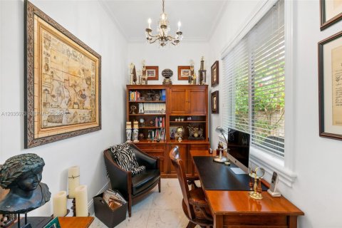 Villa ou maison à vendre à Miami, Floride: 5 chambres, 524.62 m2 № 2270088 - photo 22