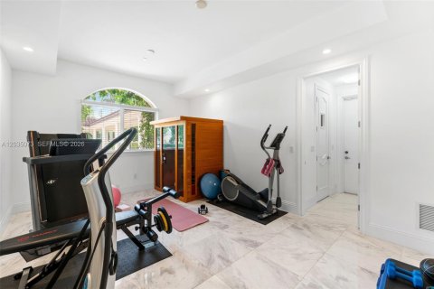 Villa ou maison à vendre à Miami, Floride: 5 chambres, 524.62 m2 № 2270088 - photo 23