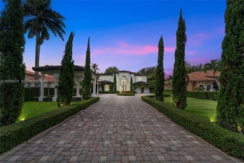 Villa ou maison à vendre à Miami, Floride: 5 chambres, 524.62 m2 № 2270088 - photo 6