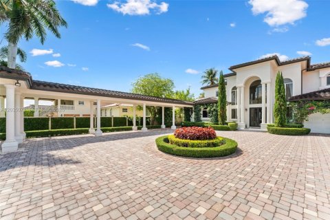 Villa ou maison à vendre à Miami, Floride: 5 chambres, 524.62 m2 № 2270088 - photo 5